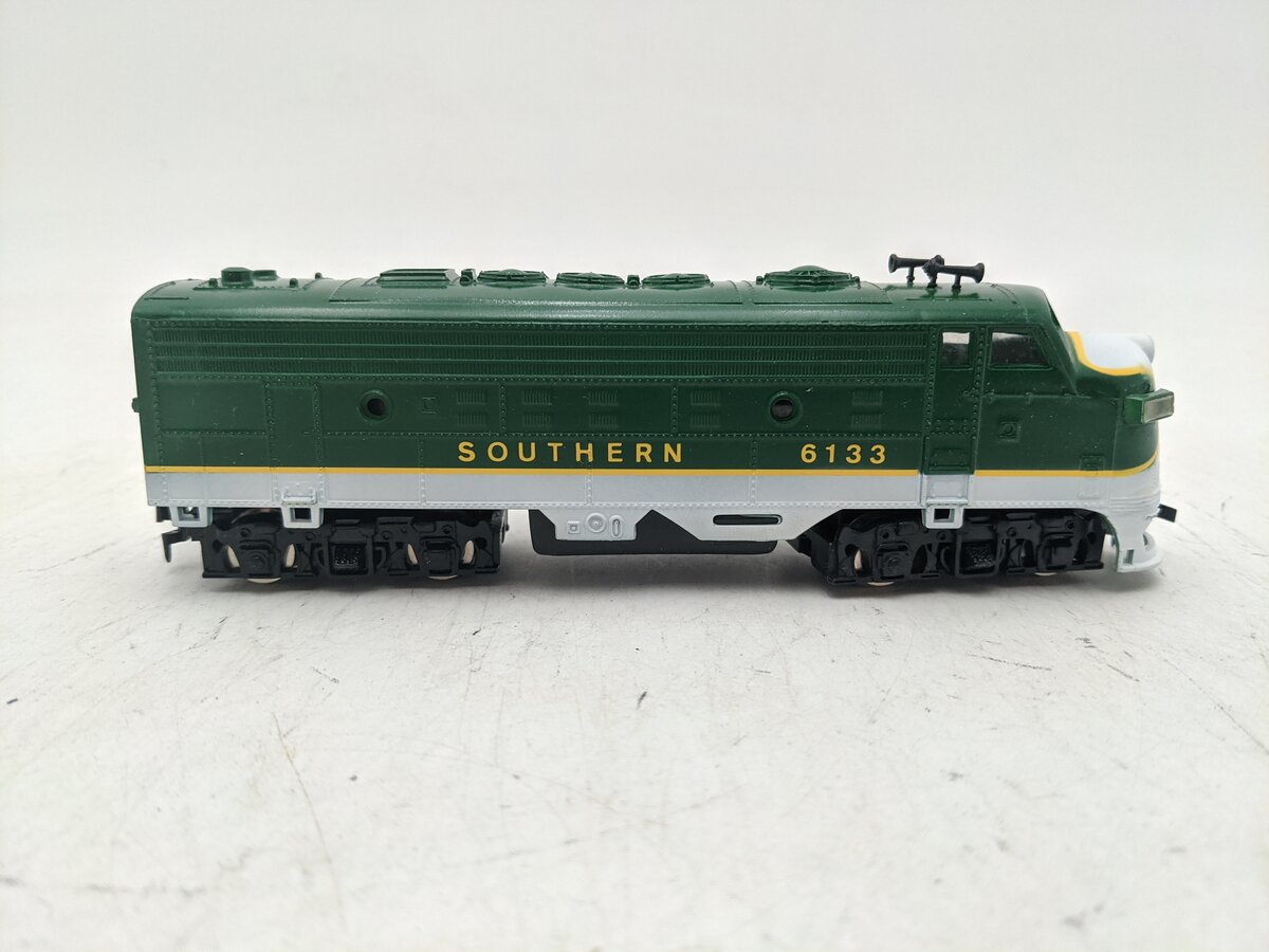 Scene Master 8031 HO Southern Railway Diesel Locomotive #6133 EX