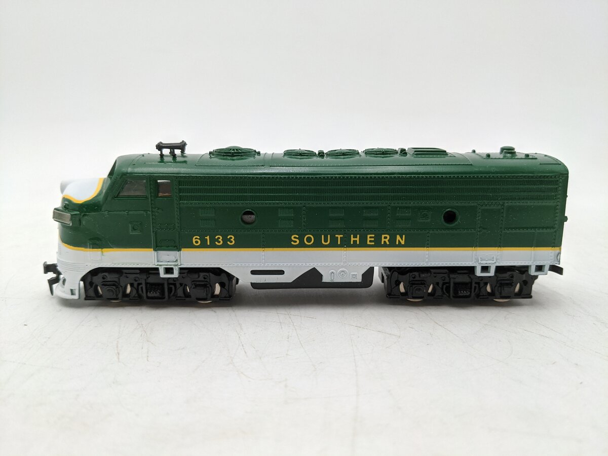 Scene Master 8031 HO Southern Railway Diesel Locomotive #6133 EX