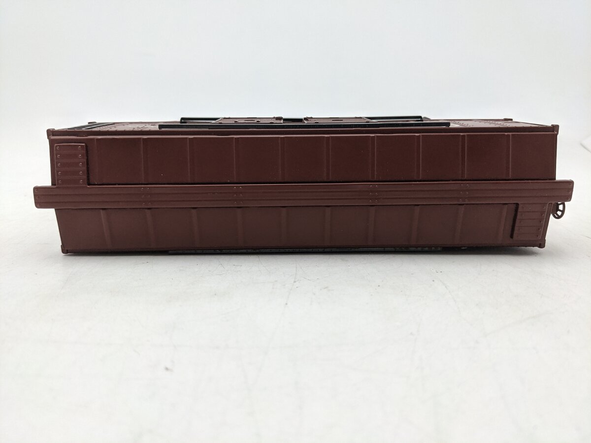 Lionel x2458 Vintage O Pennsylvania Short Boxcar w/Extra Rivet EX
