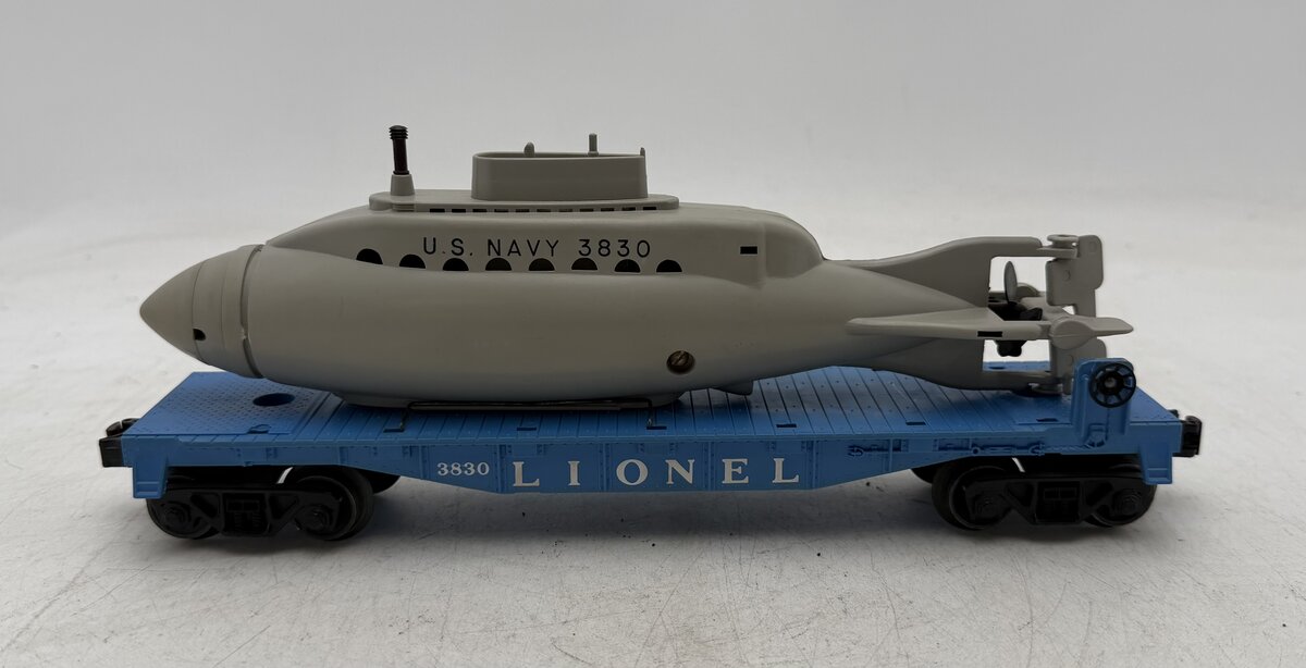 Lionel 3830 Vintage O Flatcar with Operating U.S. Navy Submarine VG