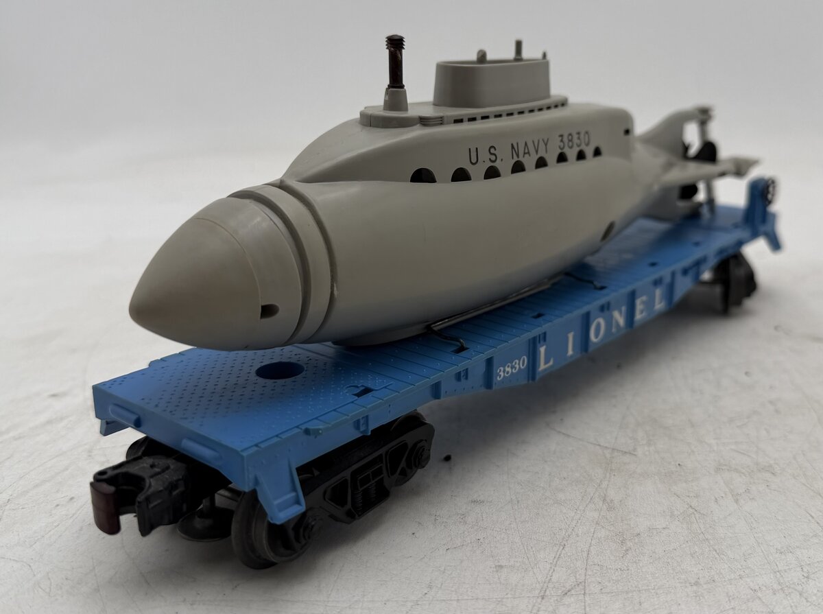 Lionel 3830 Vintage O Flatcar with Operating U.S. Navy Submarine VG
