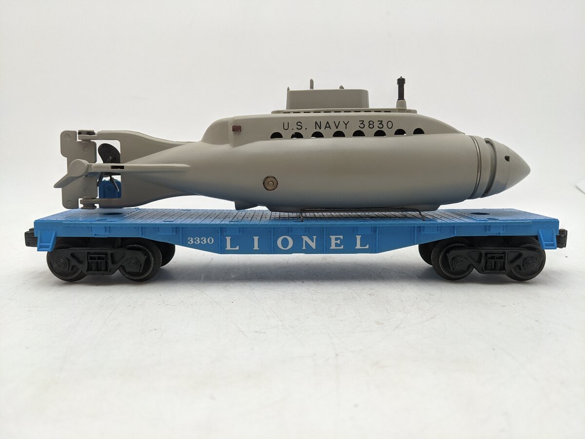 Lionel 3830 Vintage O Flatcar with Operating U.S. Navy Submarine VG/Box