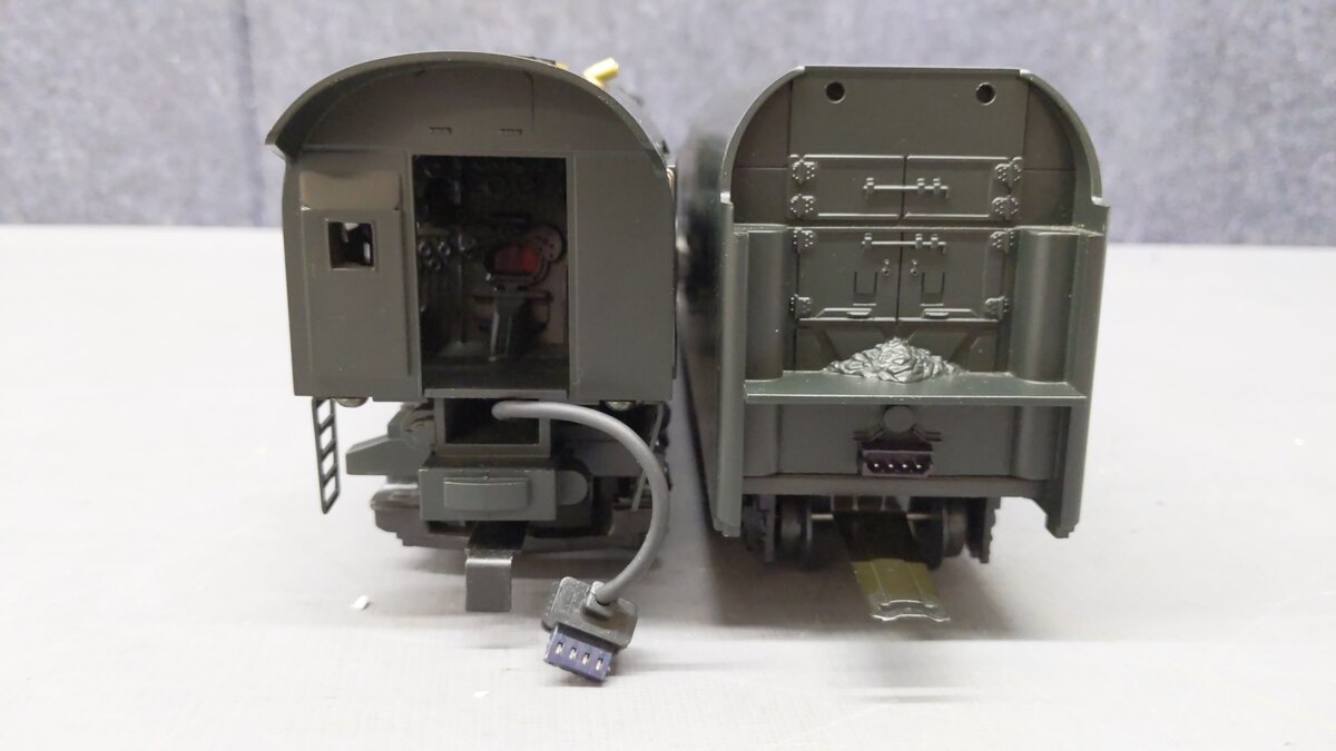 Lionel 6-18010 O PRR 6-8-6 Turbine Steam Locomotive & Tender with RS #6200 EX/Box
