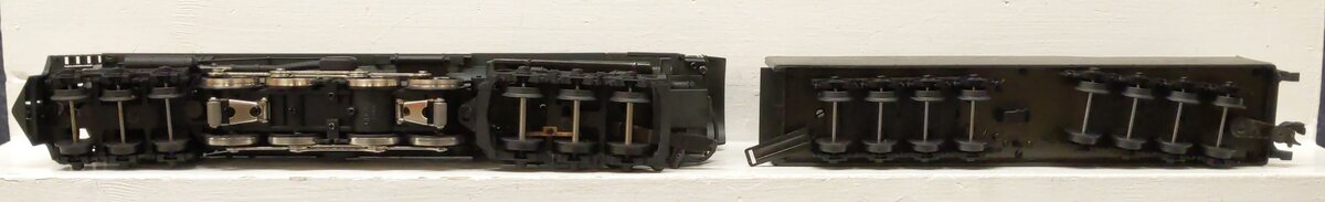 Lionel 6-18010 O PRR 6-8-6 Turbine Steam Locomotive & Tender with RS #6200 EX/Box