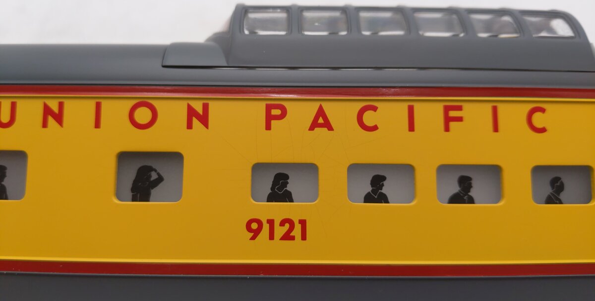 Lionel 6-19121 O Gauge Union Pacific Aluminum Vista Dome Passenger Car EX/Box