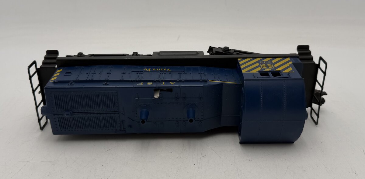 Lionel 633 VIntage O Santa Fe AT&SF NW-2 Diesel Switcher Yellow Safety Stripes VG