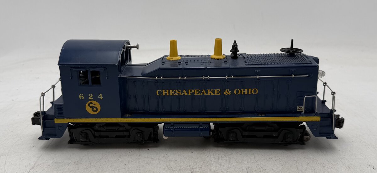 Lionel 624 Vintage O Chesapeake & Ohio NW-2 Powered Diesel Locomotive VG