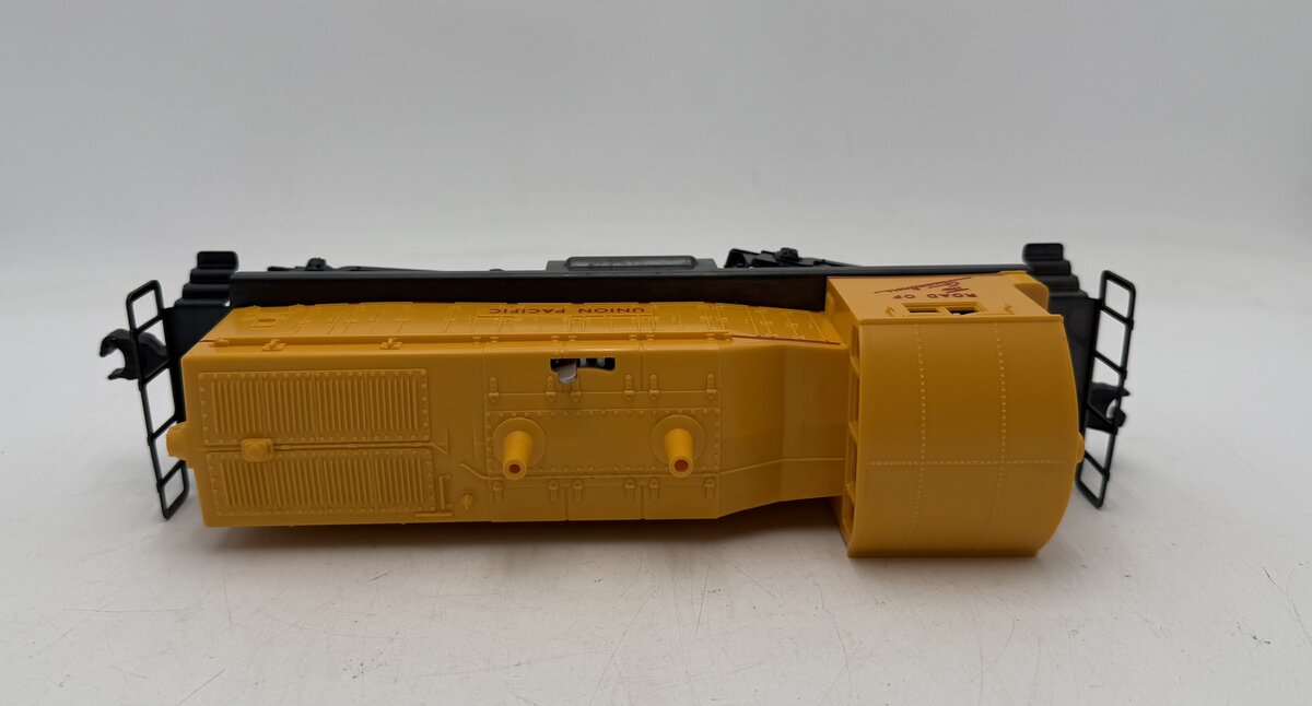 Lionel 645 Vintage O Union Pacific NW-2 Diesel Switcher Locomotive VG