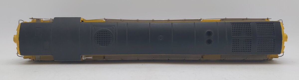 Lionel 2331 Vintage O Virginian FM Trainmaster Powered Diesel Locomotive #2331 EX