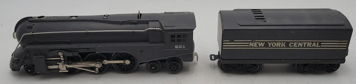 Lionel 221 Vintage O NYC  Dreyfuss Gray 2-6-4 Steam Locomotive & 221W Tender VG