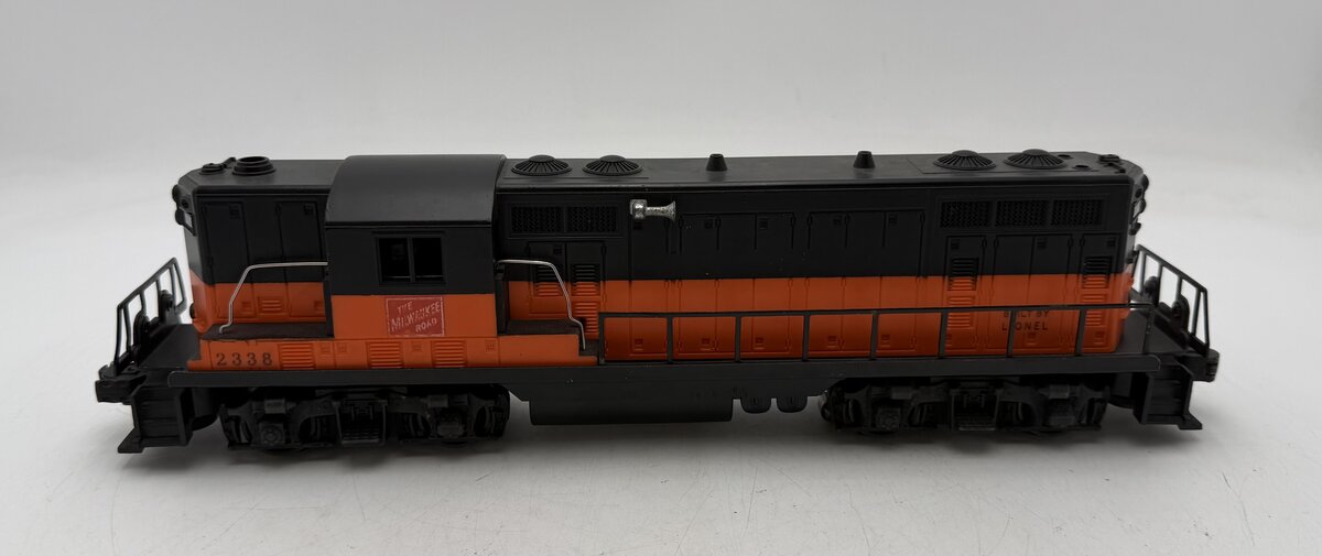 Lionel 2338 Vintage O Milwaukee GP-7 Diesel Locomotive - Solid Stripe - RARE! VG