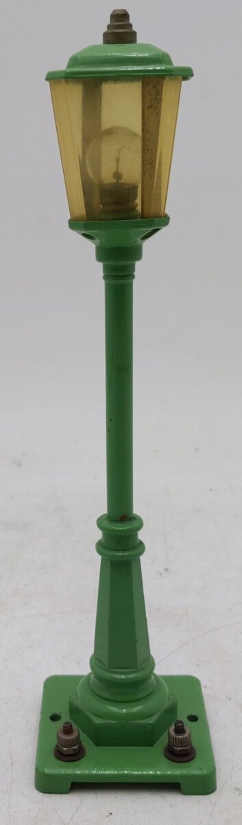 Lionel 56 Vintage O Lamp Post EX