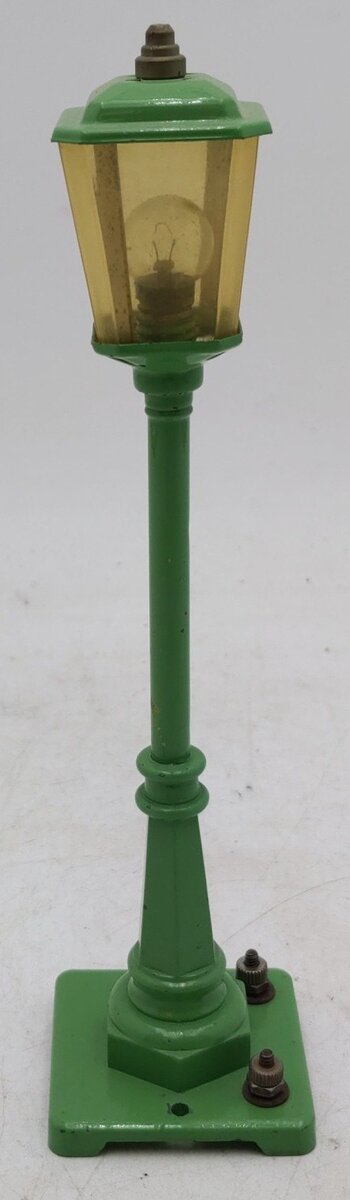 Lionel 56 Vintage O Lamp Post EX