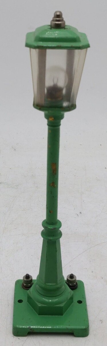 Lionel 56 Vintage O Lamp Post VG