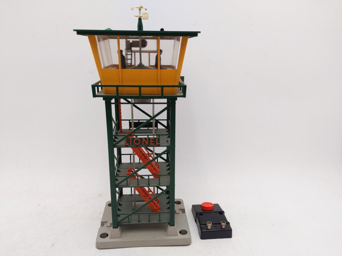 Lionel 192 Vintage O Operating Control Tower VG/Box