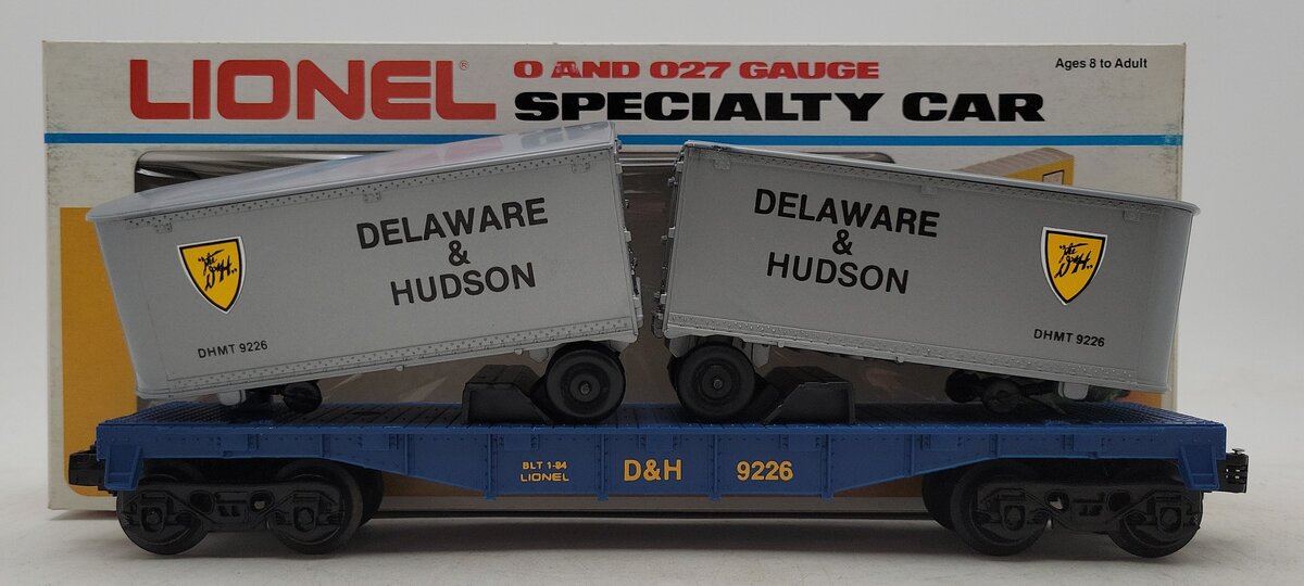 Lionel 6-9226 O Gauge Delaware and Hudson Flatcar with 2 Trailers EX/Box