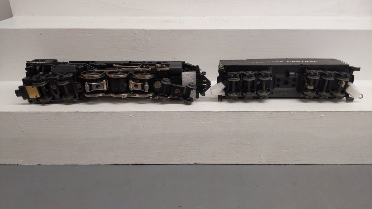 Lionel 6-18005 O Gauge NYC 4-6-4 700E Hudson Steam Loco & Tender #5340 EX/Box