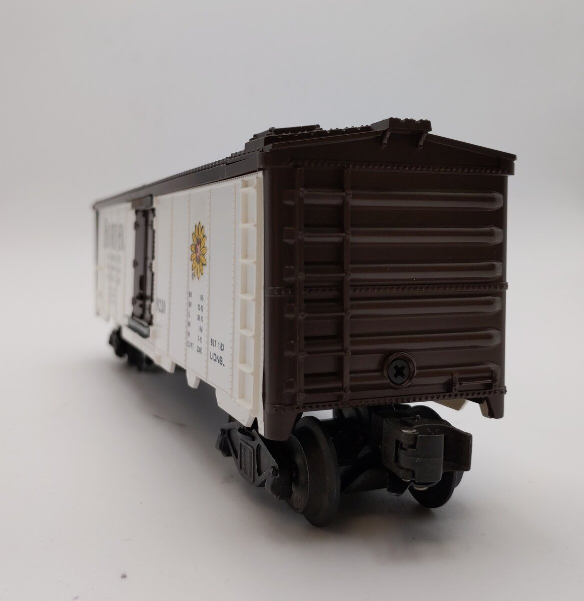 Lionel 6-9220 O Gauge Borden Operating Milk Car #9220 with Platform NIB