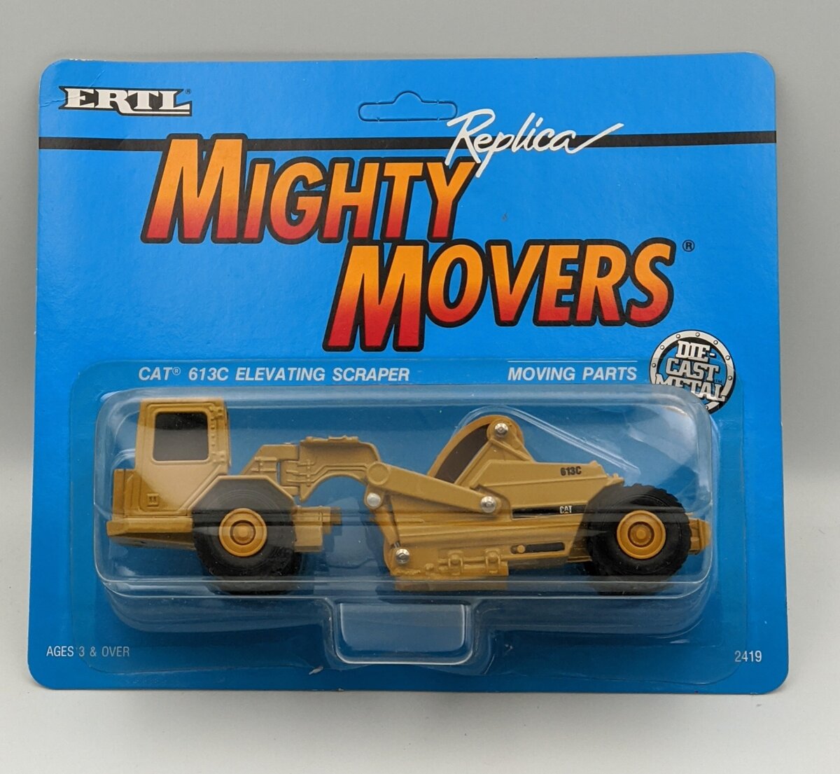 Ertl 2419 1:64 Die-Cast Caterpillar 613C Elevating Scraper Vehicle MT/Box
