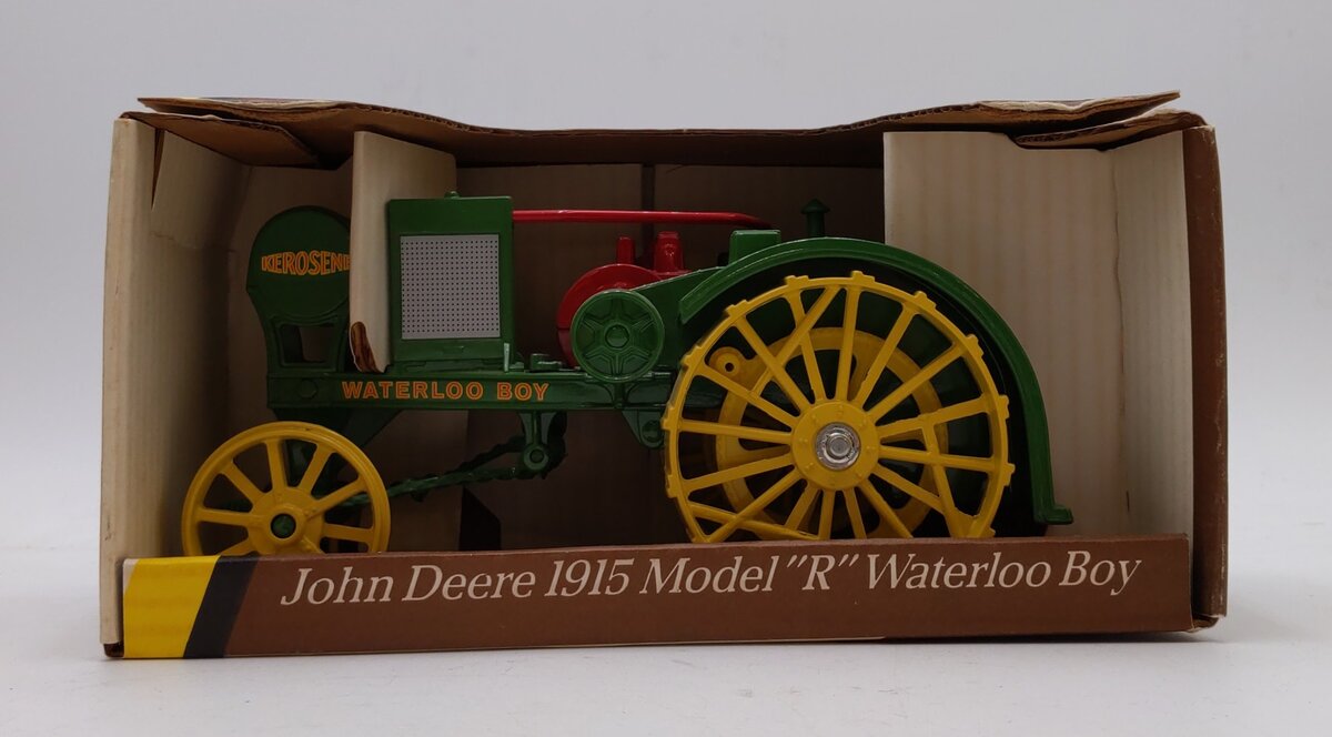ERTL 5611 1:16 Scale John Deere 1953 70 Row-Crop Tractor LN/Box