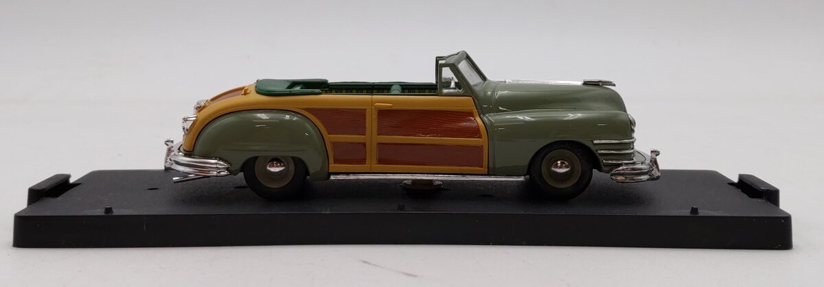 Vitesse 490 1:43 Chrysler Town & Country Convertible Green Top NIB