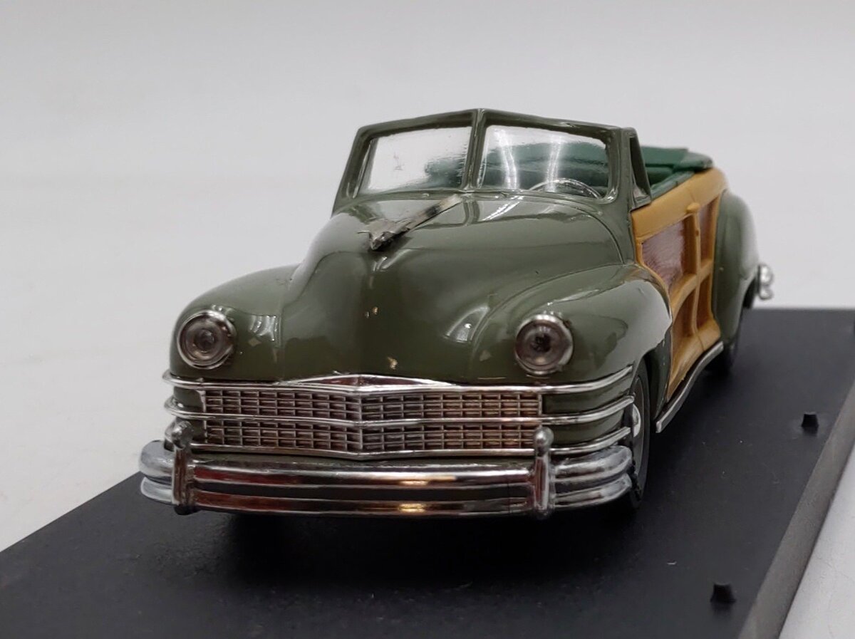Vitesse 490 1:43 Chrysler Town & Country Convertible Green Top NIB