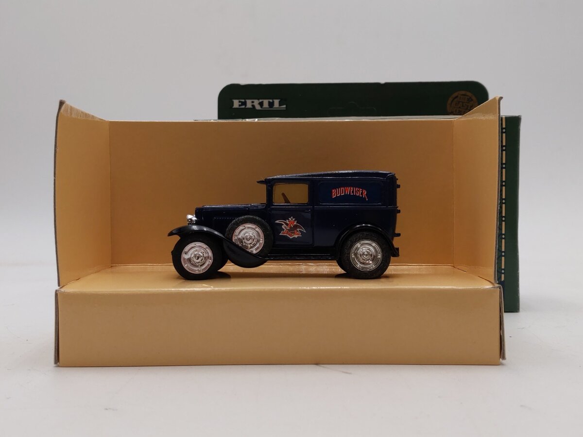 Ertl 9836 1:43 Diecast Anheuser Busch Budweiser Truck LN/Box