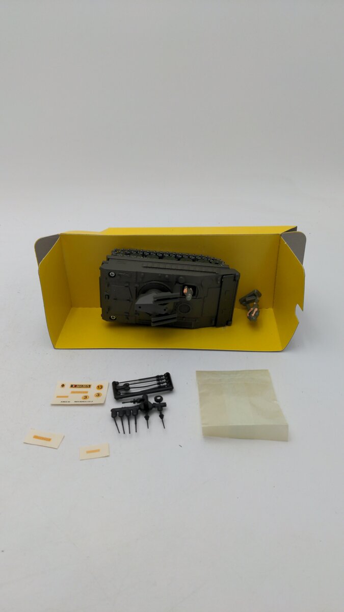 Solido 6066 1:50 Scale AMX 10 Lance Missile Launcher Diecast W/2 Plastic Figures LN/Box
