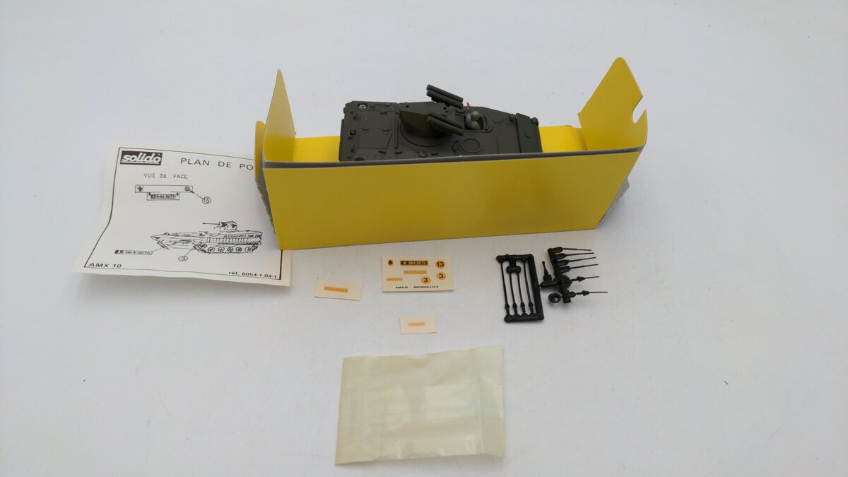 Solido 6066 1:50 Scale AMX 10 Lance Missile Launcher Diecast W/2 Plastic Figures LN/Box