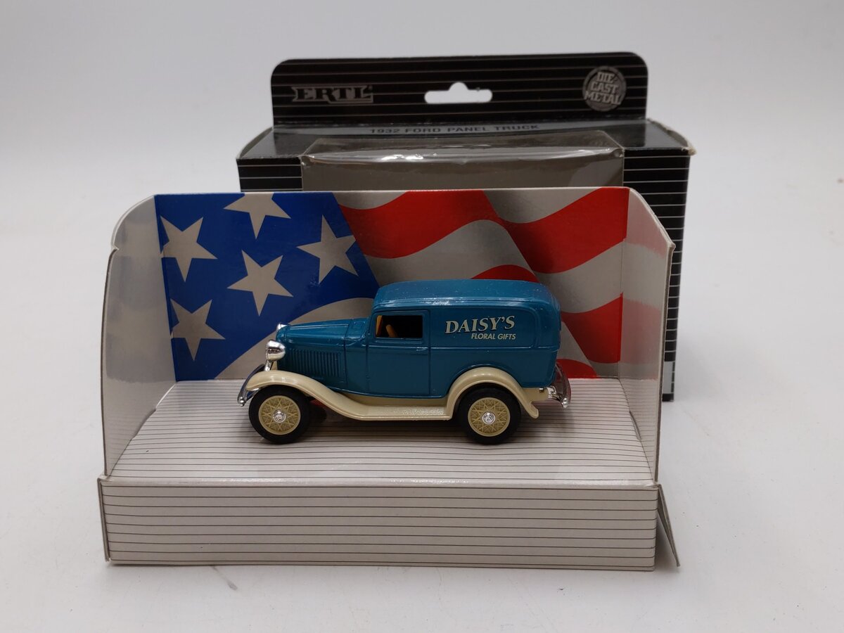Ertl 2504 1:43 Daisy's Floral Gifts 1932 Ford Panel Truck Die Cast NIB