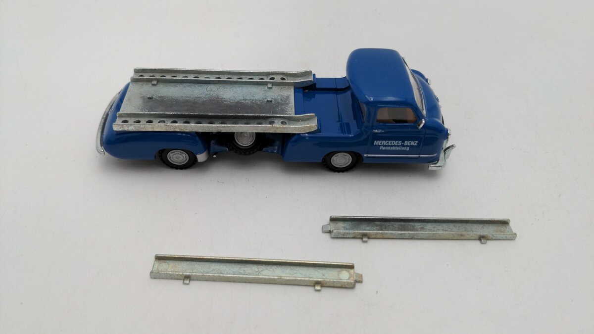 Conrad 1034 1:43 Scale Mercedes Benz 1955 Race Car Renn Transporter W/2 Ramps VG/Box