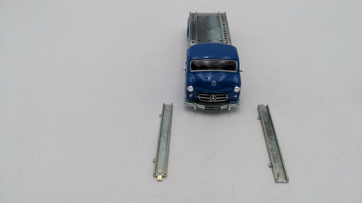 Conrad 1034 1:43 Scale Mercedes Benz 1955 Race Car Renn Transporter W/2 Ramps VG/Box