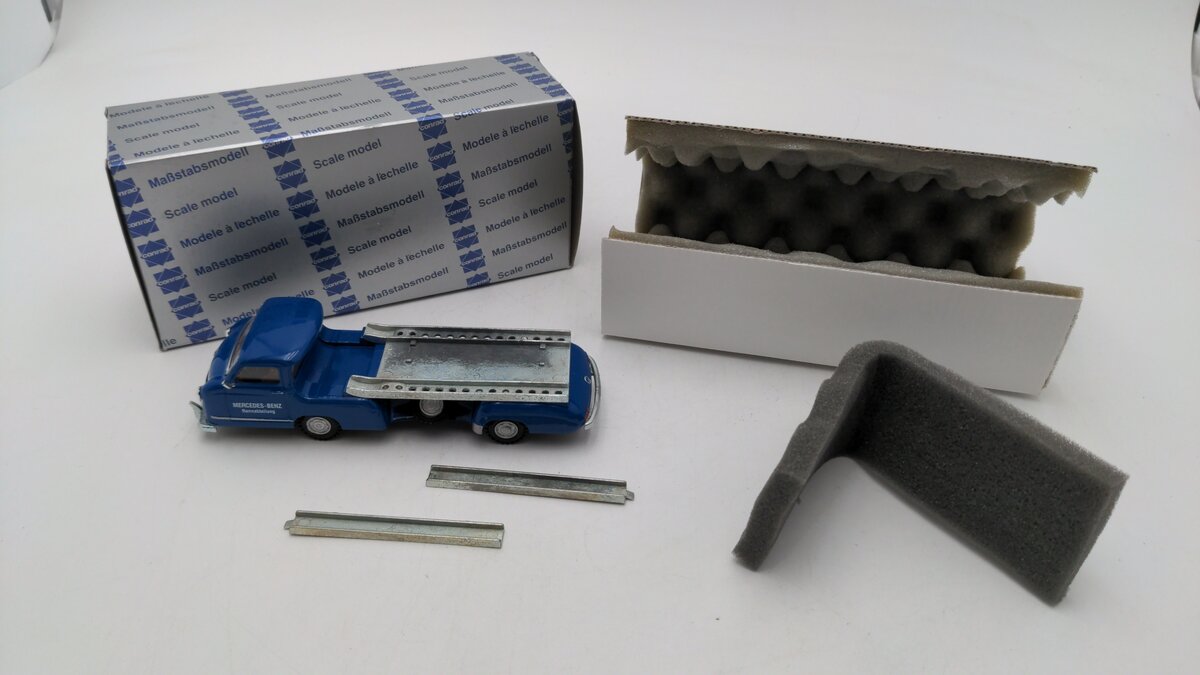 Conrad 1034 1:43 Scale Mercedes Benz 1955 Race Car Renn Transporter W/2 Ramps VG/Box
