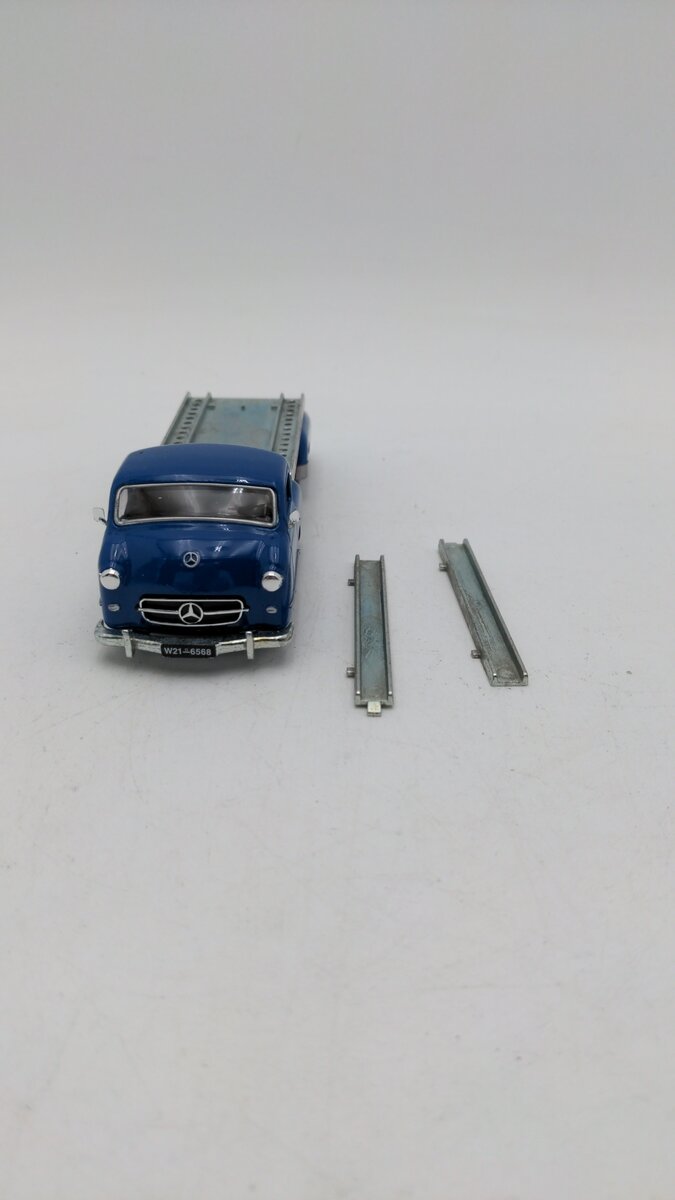 Conrad 1034 1:43 Scale 1955 Mercedes-Benz Race Car Renn Transporter W/2 Ramps EX/Box