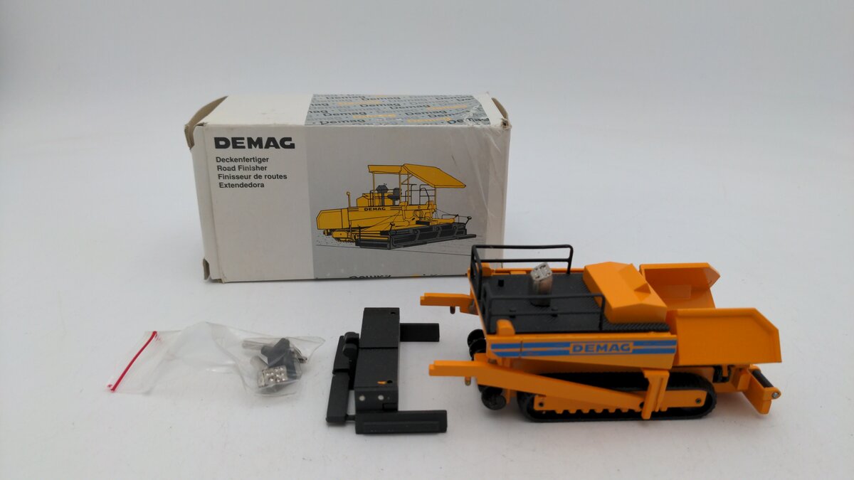 NZG 231 1:50 Scale Die-Cast Demag Road Finisher Asphalt Paver Die Cast Model EX/Box