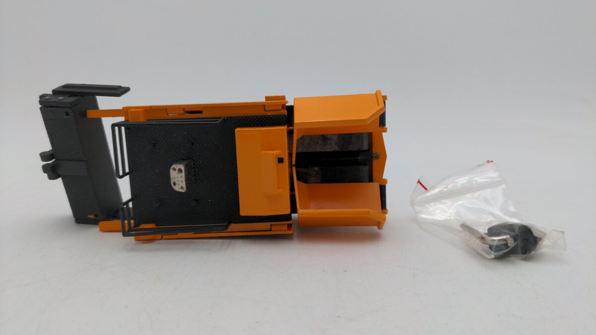 NZG 231 1:50 Scale Die-Cast Demag Road Finisher Asphalt Paver Die Cast Model EX/Box