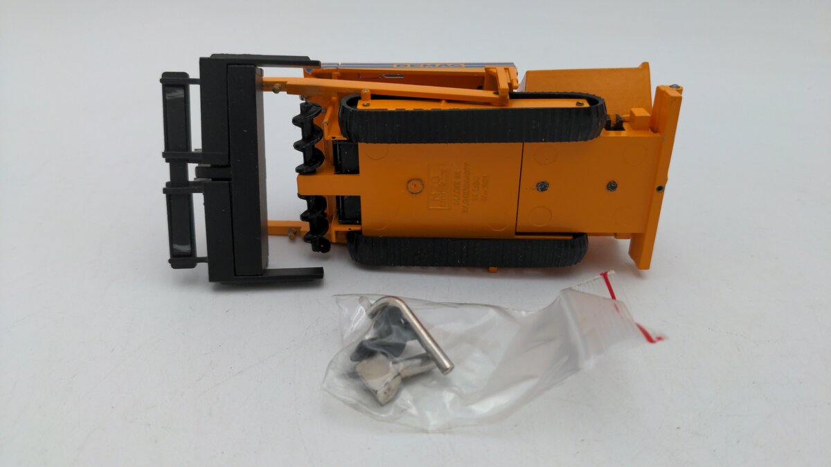 NZG 231 1:50 Scale Die-Cast Demag Road Finisher Asphalt Paver Die Cast Model EX/Box