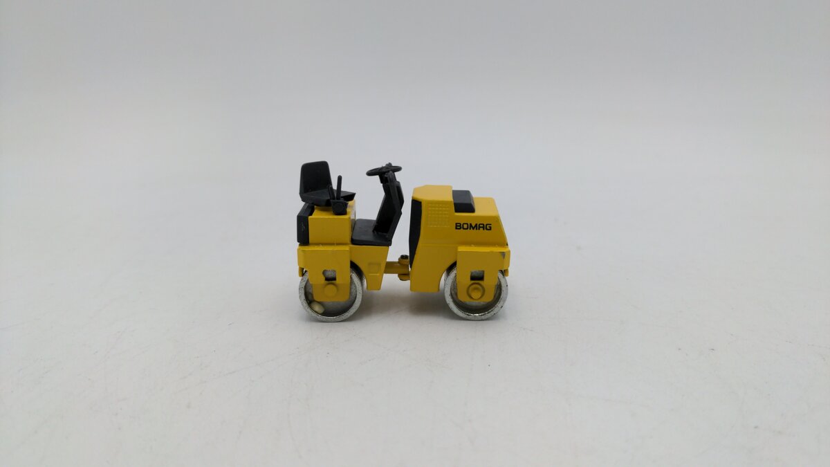 Conrad 2711 1:50 Scale Bomag BW 120 AD-2 Asphalt Roller Die Cast & Plastic Parts EX/Box