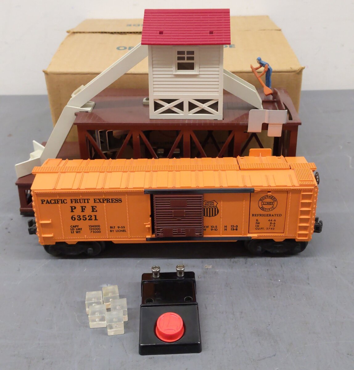 Lionel 352 Vintage O Postwar Operating Icing Station EX/Box