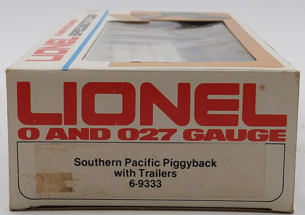 Lionel 6-9333 O Gauge Southern Pacific Flatcar with 2 Trailers NIB