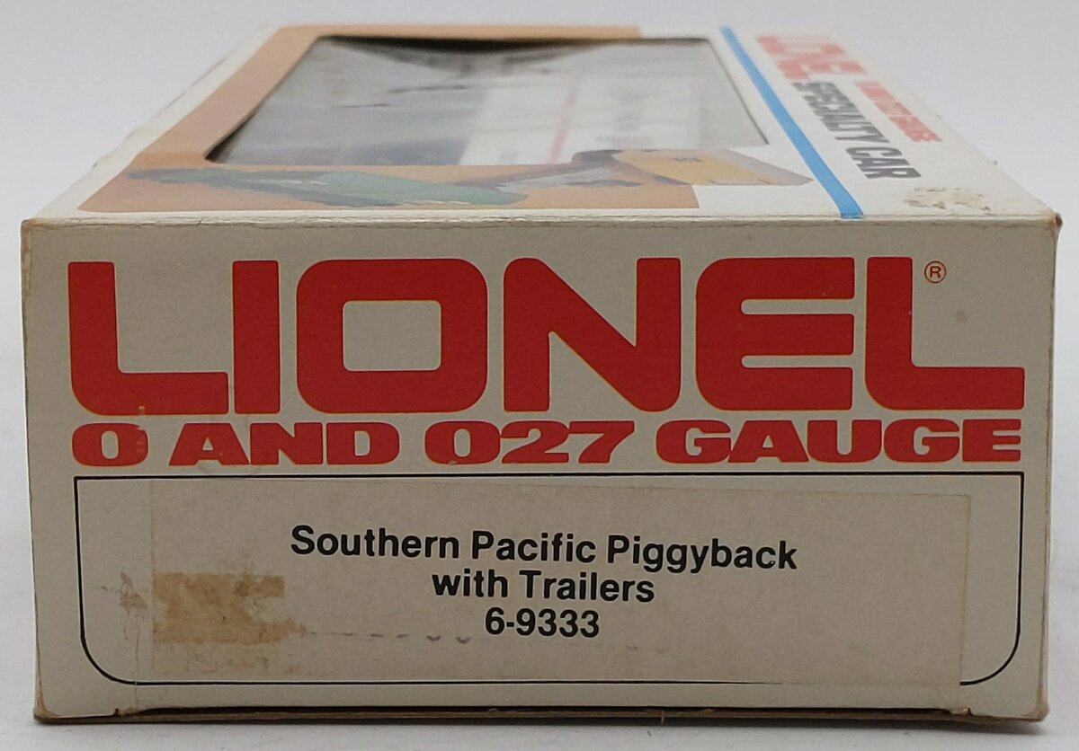 Lionel 6-9333 O Gauge Southern Pacific Flatcar with 2 Trailers NIB