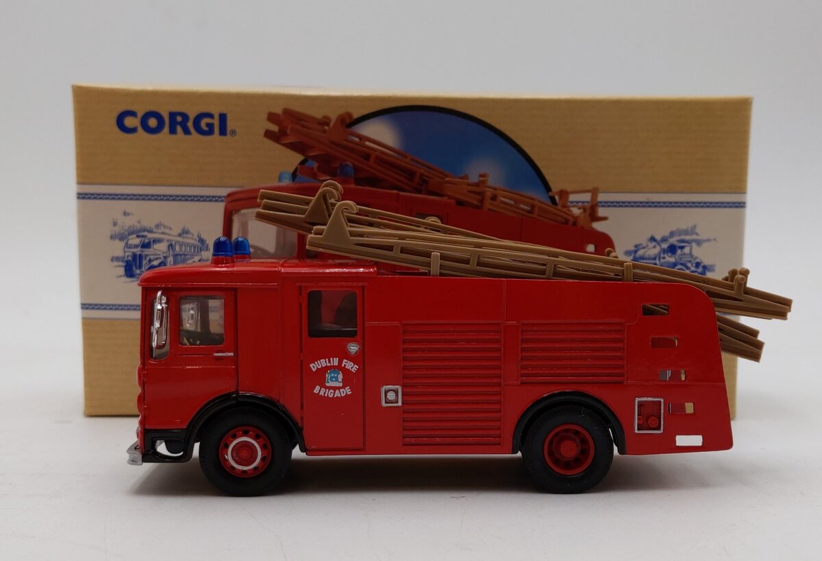 Corgi  Classic Fire Service  97359 AEC Water Tender Dublin NIB