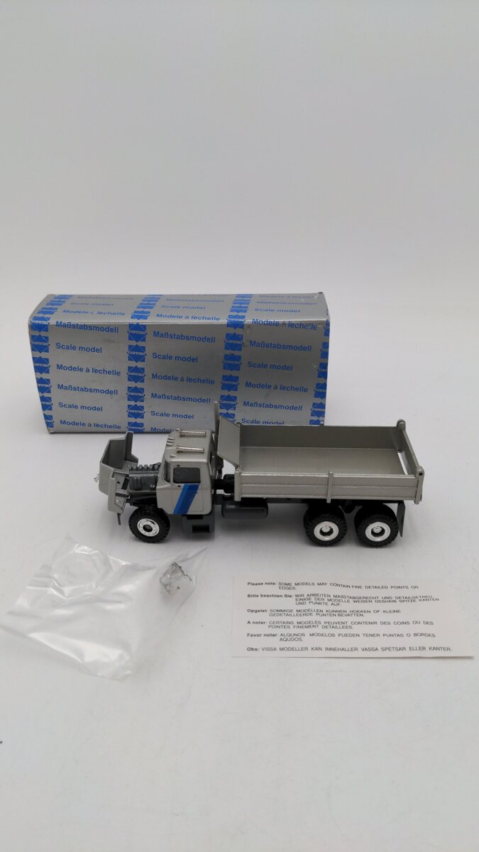 Conrad 3640 1:50 Scale Blue/Silver Mack Tipper Dump Truck 3 Axle W/Accesories EX/Box