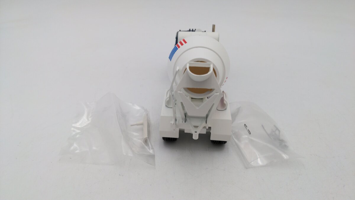 Conrad 3644 1:50 Scale Die Cast Mack Evans Cement Mixer W/USA Flag EX/Box