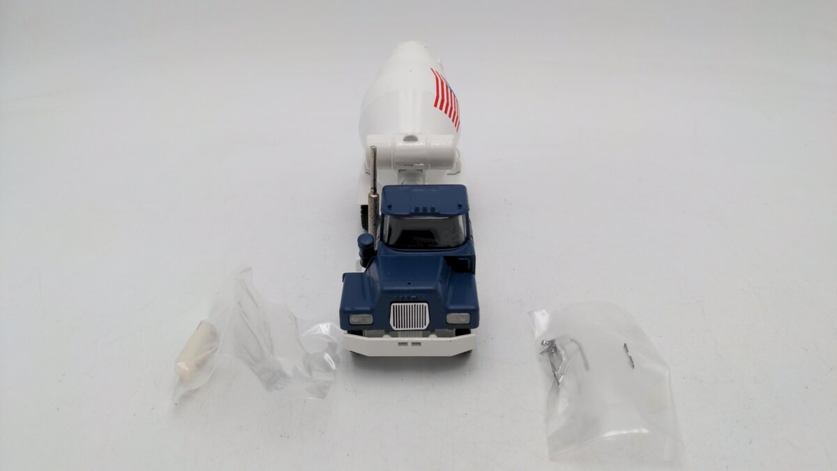 Conrad 3644 1:50 Scale Die Cast Mack Evans Cement Mixer W/USA Flag EX/Box