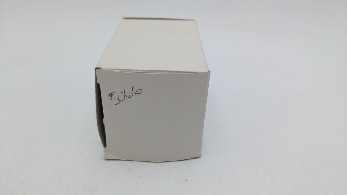 Conrad 5066 1:50 Scale Elgin Pelican Street Sweeper Die Cast Model EX/Box
