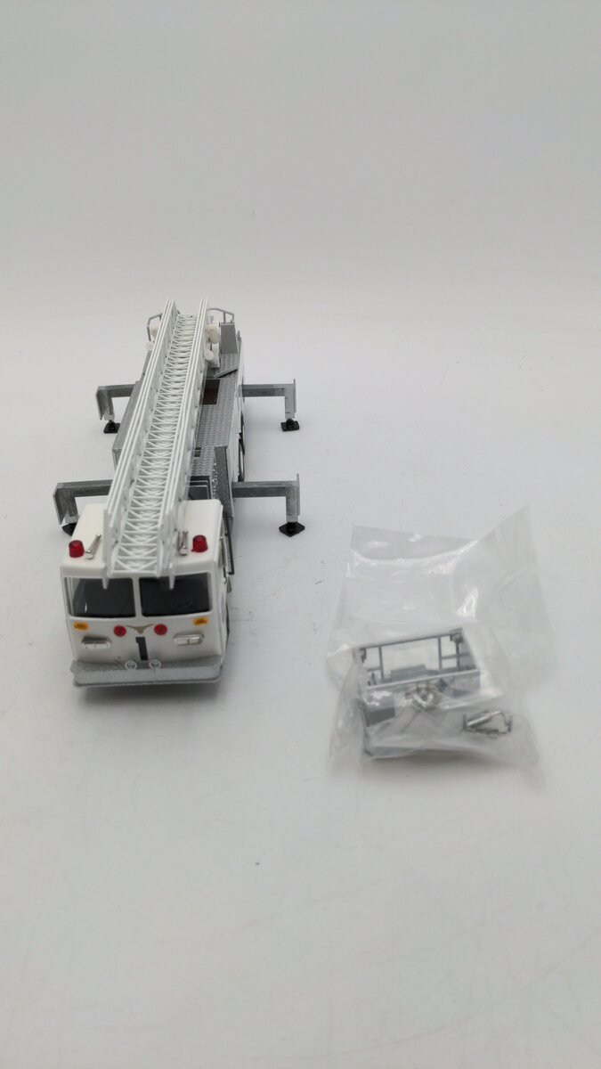 Conrad 5509 1:43 Scale White Tower Ladder Fort Worth Fire Engine # 1 Die Cast EX/Box