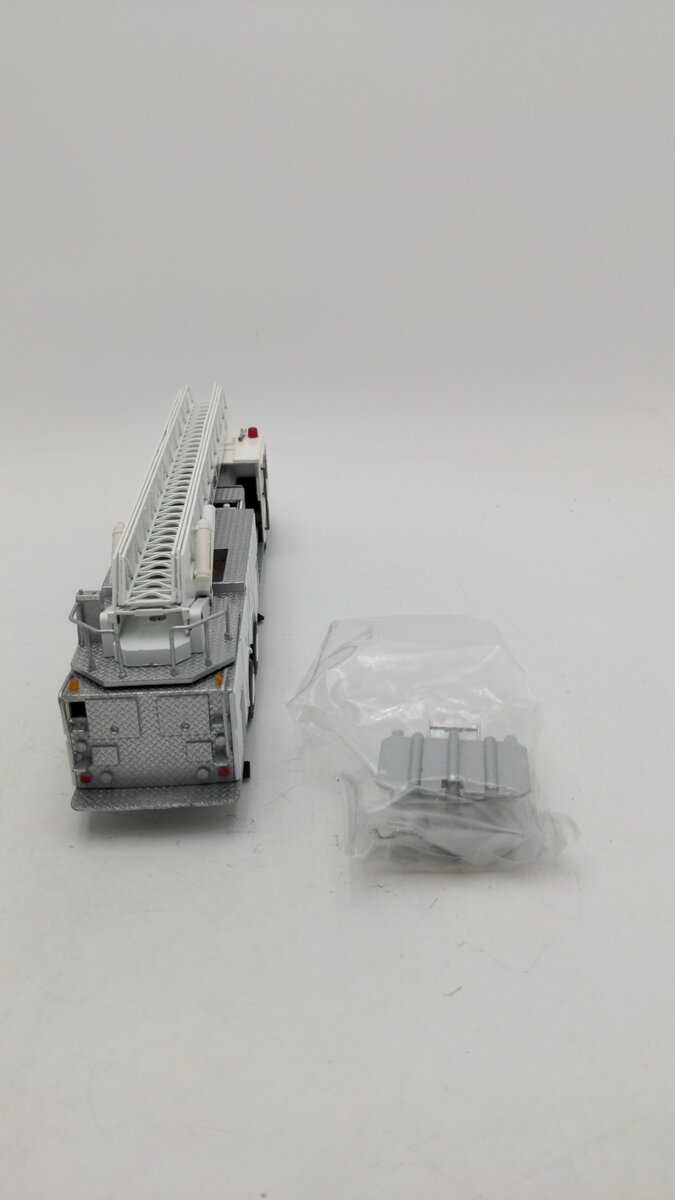 Conrad 5509 1:43 Scale White Tower Ladder Fort Worth Fire Engine # 1 Die Cast EX/Box