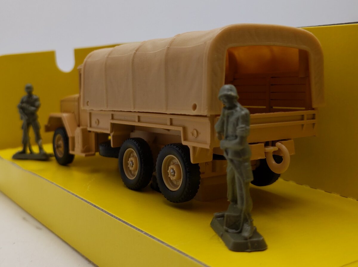 Solido Collection Militaire 1 1:50 Scale  6029 Kaiser Jeep LN/Box