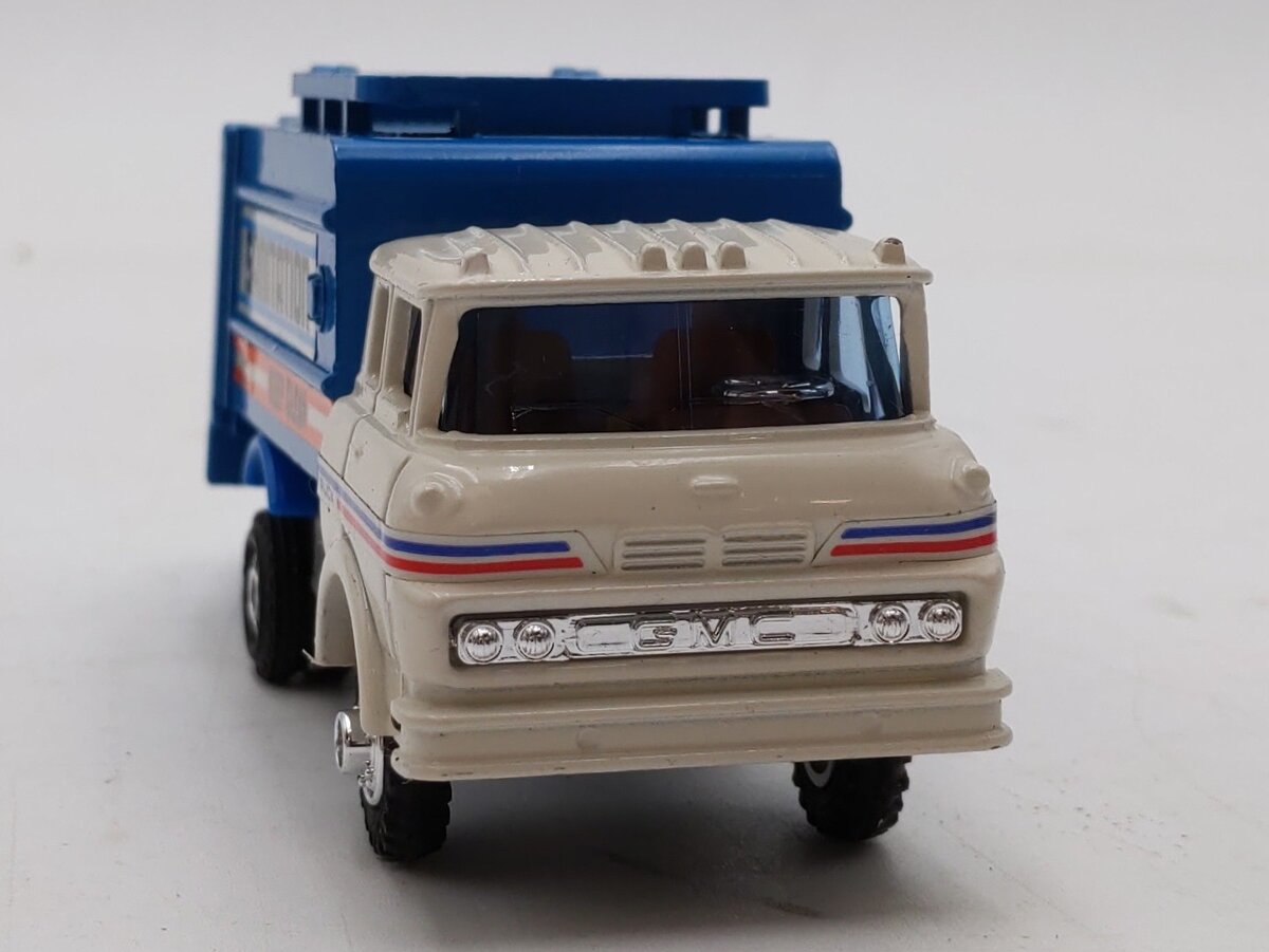 Shinsei 4220 1:60 GMC Truck Series Sanitation Truck NIB